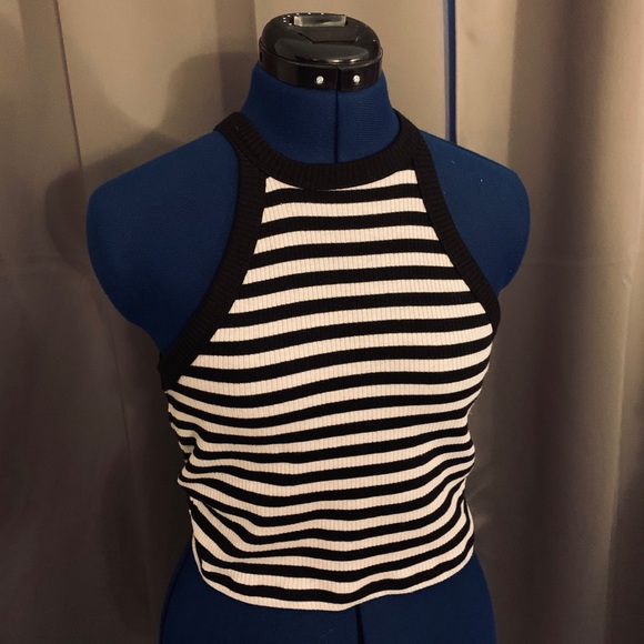 stripped crop top - Picture 3 of 3